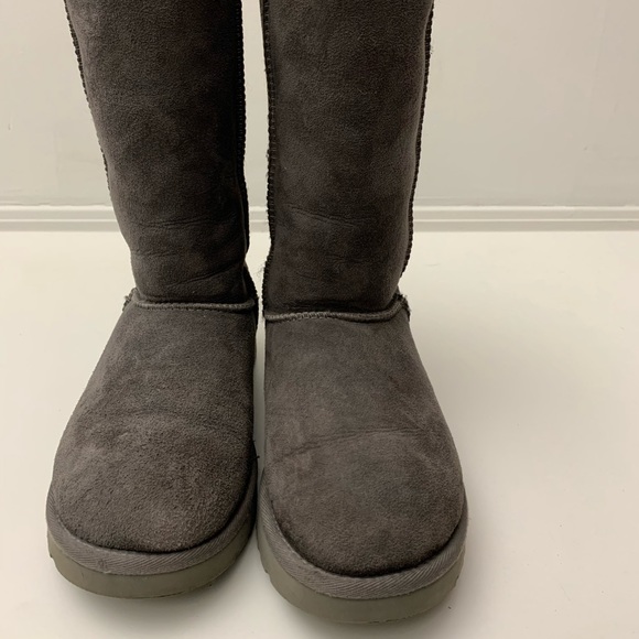 Grey uggs - Picture 12 of 12